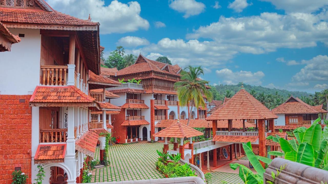 Отель Ayursoma Ayurveda Royal Retreat Ковалам Экстерьер фото