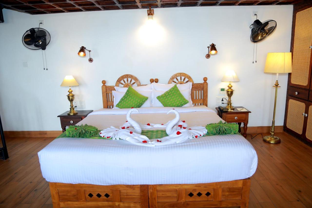 Отель Ayursoma Ayurveda Royal Retreat Ковалам Экстерьер фото